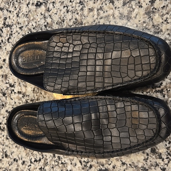 BORN CAPRICORN-ANNAMARIA COLLECTION. CROC EMBOSSED LEATHER MULES. SIZE 9M - Picture 3 of 8